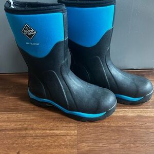Muck Arctic Sport Women's Black and Blue Winter Boots